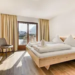Hotel Alpenblick 3*