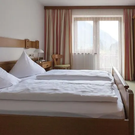Hotel Alpenblick 3*