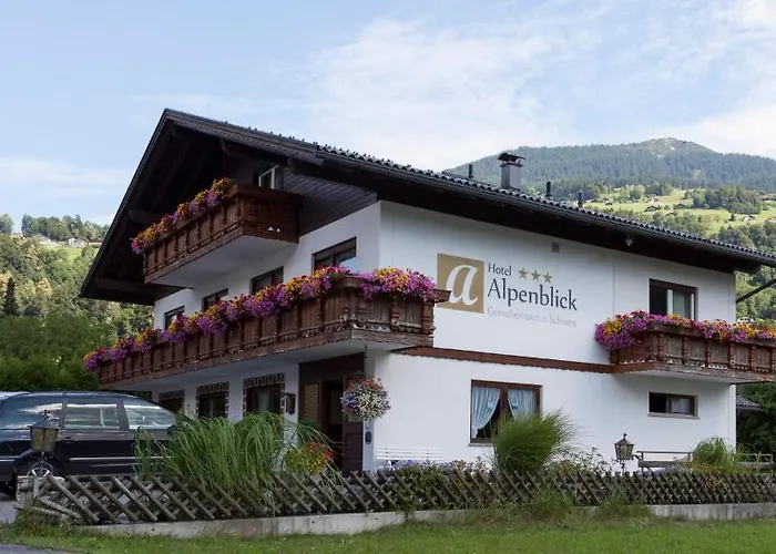 Hotel Alpenblick 3*